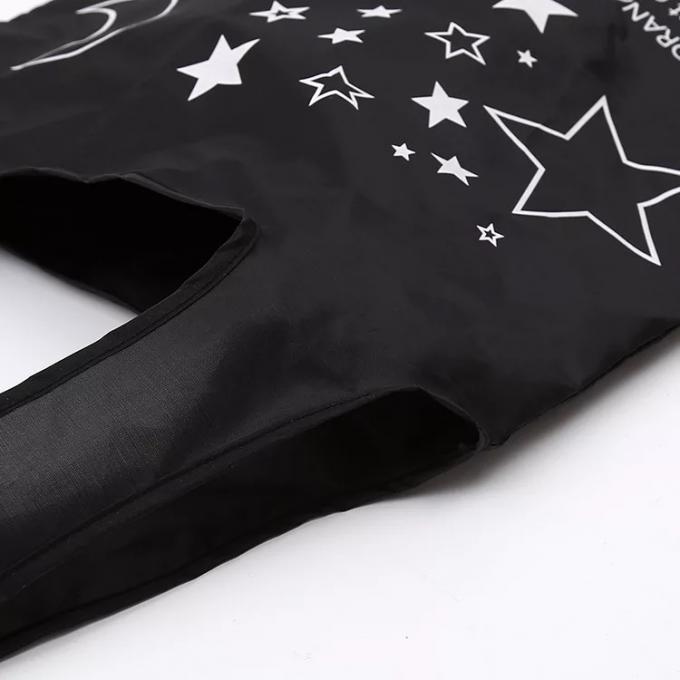 Schwarze kleine personifizierte Geschenk-Taschen für Geschäft viele Sterne auf der Oberfläche